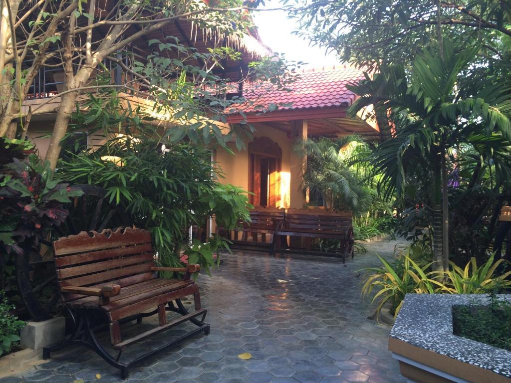 Delux Villa Battambang Exterior foto